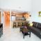 Castle B17 Contemporary Condo with Pool, Beach Access and Free Parking