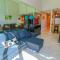 Castle B17 Contemporary Condo with Pool, Beach Access and Free Parking