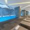 180 Degrees City Views, 2BR Apartment with Pool, Spa and Gym