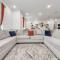 Stylish & Spacious 2BR Gem with King Suite Sleeps 6 - هيوستن