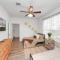 Stylish & Spacious 2BR Gem with King Suite Sleeps 6 - هيوستن