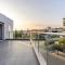 Penthouse with outdoor hottub