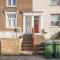 Spacious 3 Bedroom Home with PS5 and Pool Table Near O2 Arena Canary Wharf and Elizabeth Line to Central London - Woolwich