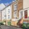 Spacious 3 Bedroom Home with PS5 and Pool Table Near O2 Arena Canary Wharf and Elizabeth Line to Central London - Woolwich