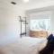 Gem in Laurel Park, Newly Remodeled, Near Downtown - 萨拉索塔