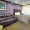 OYO American Inn And Suites Victoria