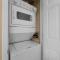 Cozy Top Floor 2BR Condo with View and Amenities!!