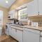 Cozy Top Floor 2BR Condo with View and Amenities!!
