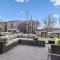 Stylish Multi-Level Retreat Rooftop & Pool Table - ناشفيل
