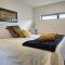 Beverley Hills Studio Apartment - Shared Pool and Hot Tub - 旺阿马塔
