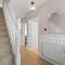 Family 5BR Home - Near M6, Parking & WiFi - Darlaston