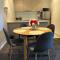 Glen Waverley Modern Apt near Syndal Station