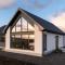 Modern and Dog Friendly Holiday Home with Sea Loch Views - Breaclete
