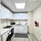 Homes 2 Retreat - Elegant 2BR with Balcony & Modern Touch in JVC - 迪拜