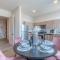 Rosy Retreat with NYC Views by the train, Free Parking, 3 beds, 20 Percent OFF 7 days