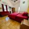 Jes Guest House