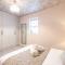 Escape in Style to Windsor with Free Parking - By Tempstay