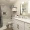 Rear deck w/ Soaking tub + Wi-Fi & Parking