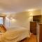 Condo with Hot Tub Access - Quick Bus Trip to Ski! - فيل