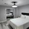 Modern High-Rise Apartment - 4 - تولسا