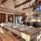 Amazing 16 bedroom Sleeps 40 plus with two units side by side - سيفيرفيل