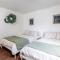 Cozy Duplex w King Bed 2 Full - Maryville