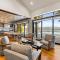 Lakefront Mtn Modern - on Payette Lake, amazing views, private beach, dock, game room - Мак-Колл