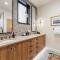 Lakefront Mtn Modern - on Payette Lake, amazing views, private beach, dock, game room - McCall