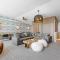 Lakefront Mtn Modern - on Payette Lake, amazing views, private beach, dock, game room - McCall