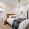 Lakefront Mtn Modern - on Payette Lake, amazing views, private beach, dock, game room - McCall