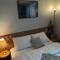# Hongdae 10 minutes # 4 rooms for 12 people # Hongje Station 5 minutes - Seul