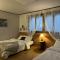 # Hongdae 10 minutes # 4 rooms for 12 people # Hongje Station 5 minutes - Seul