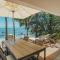 Grande Villa sur plage privée avec services inclus - Roches Noires