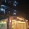 Titanic Residence-7 minute walk to the Beach
