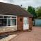 Cosy 3-Bed Home, Free Parking & WiFi - 博尔顿