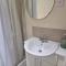 Central spacious and secure with a double bed - Colindale