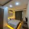 7 Days Hotel