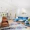 Seabreeze Oasis Lakefront Home has 2 ensuites and heated pool - كيب كورال
