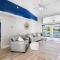 Seabreeze Oasis Lakefront Home has 2 ensuites and heated pool - كيب كورال