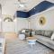 Seabreeze Oasis Lakefront Home has 2 ensuites and heated pool - كيب كورال