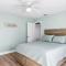 Seabreeze Oasis Lakefront Home has 2 ensuites and heated pool - كيب كورال