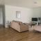 Spacious, Modern & Central
