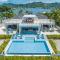 Luxurious Beachfront Villa Jolly Harbour