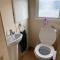 Cozy Camber Caravan 3 bedroom Retreat with decking