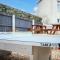 Stunning Townhouse - 7 bedrooms - up to 18 Guests
