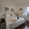Apartment PARENZANA, little row HOUSE with big green yard in central Istria