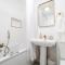 Luxury City Centre Haven Super King En-suite with Parking - Canterbury