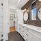 Sleek Multi-Level Stay Rooftop Views & Pool Table - Нэшвилл