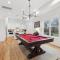 Sleek Multi-Level Stay Rooftop Views & Pool Table - Нэшвилл