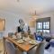 Luxurious 2BR with Maid's Room Apartment in Lamtara 3, Madinat Jumeirah Living - Allsopp & Allsopp - 迪拜